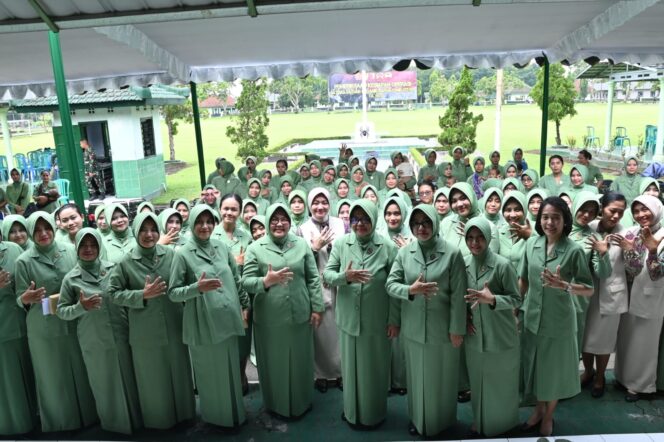 
					Ada Wanita-Wanita Tegar Dibalik Tugas Pasukan 527/BY