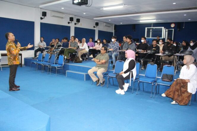 
					Kadis Kominfo NTB Beri Kuliah 4 Pilar Digital Kepada Mahasiswa Stikosa-AWS