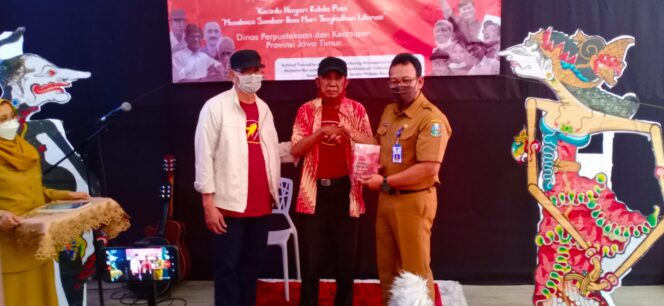 
					Penerbitan Ke-3 Buku Antologi Puisi “Wartakan Kemanusiaan Kutulis Puisi” Mendapat Apresiasi Ketua Dewan Pers