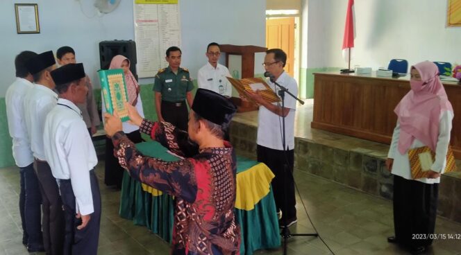 
					Pelantikan Tim Panitia Pengisian Perangkat Desa Pojok.