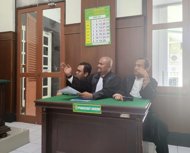 
					Megahnya PN Surabaya Disorot Pencari Keadilan, “ETAR Bersama Sejumlah Advokat” Bersurat Ke MA