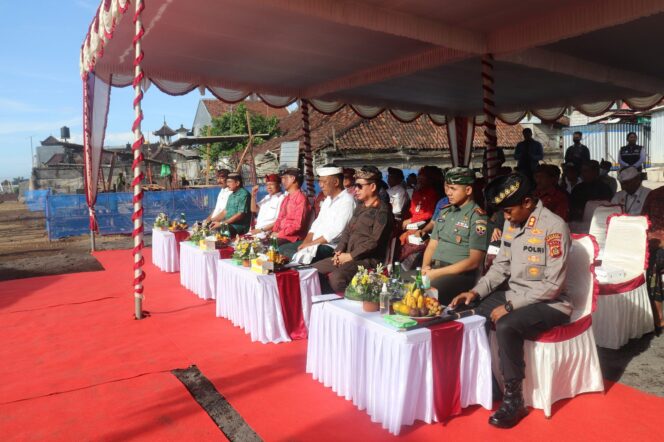 
					Dandim 1610/Klungkung Dampingi Gubernur Bali Resmikan Pasar Rakyat