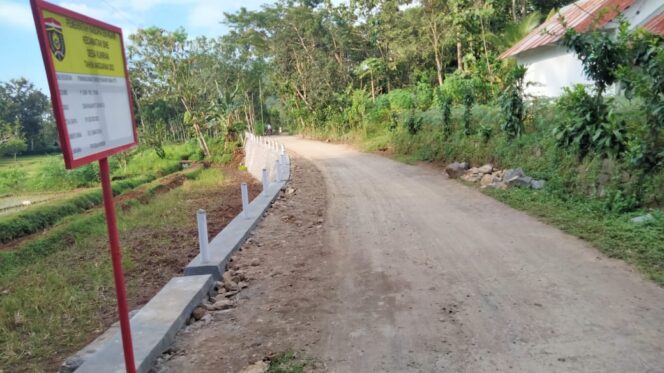 
					Upah Belum Dibayar, Proyek TPT Desa Kuniran Rugikan Para Pekerja