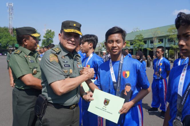 
					Kontingen Pencak Silat Kodam Brawijaya Berhasil Dapat 4 Emas
