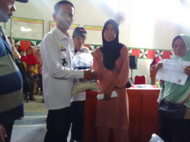 
					Pemerintah Desa Bandar Agung Bagikan Bantuan Pangan Nasional