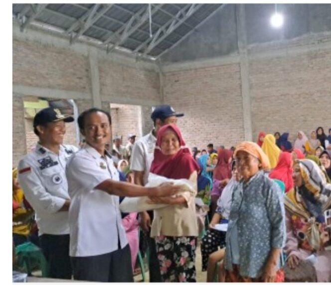 
					Pemerintah Pekon Sumber Agung, Salurkan Bantuan Beras 