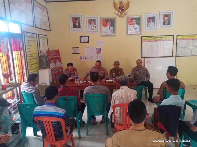 
					Jumat Curhat Polres Lampung Barat Di Kantor Peratin Pekon Tapak Siring