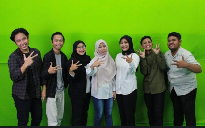 
					Lolos Seleksi, 8 Mahasiswa Stikosa-AWS Mendapat Beasiswa BRIN