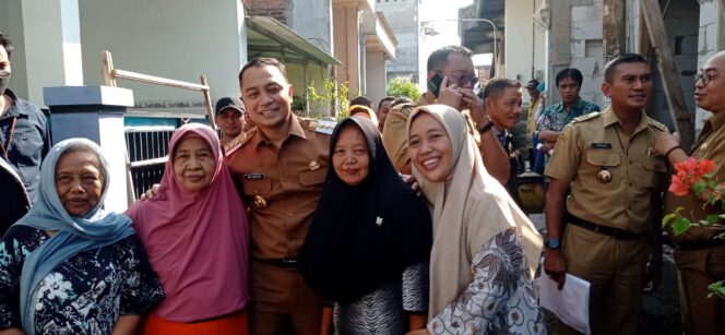 
					Wali Kota Surabaya Turun Langsung Pantau Program Gamis Di Wonokusumo