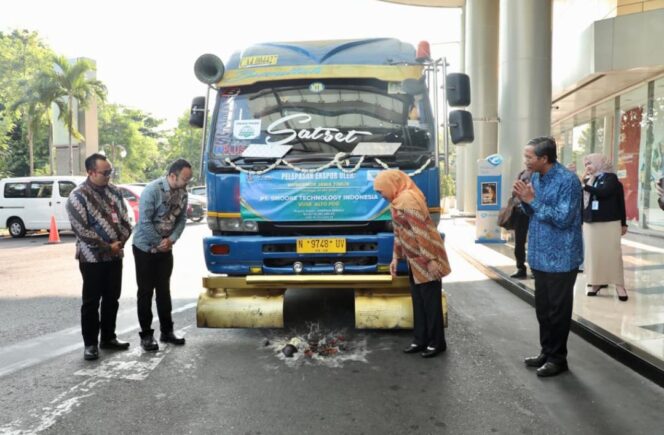 
					Perluas Pasar Luar Negeri, Gubernur Jatim Lepas Ekspor USD 18,8 Juta ke 5:Negara