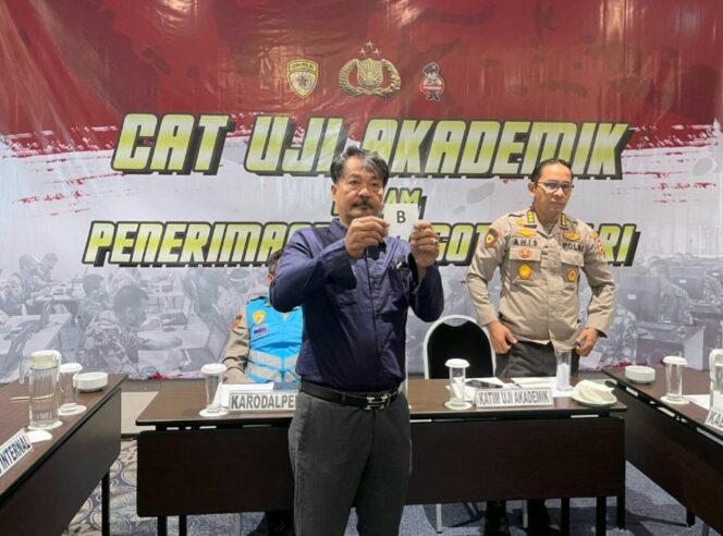 
					Tim Seleksi, Tinjau Posko Cat Uji Akademik Polri, Pastikan Tak Ada Kecurangan