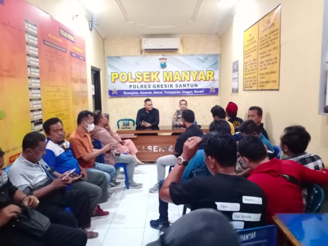 
					Diduga, Gerombolan Oknum Wartawan Gresik Intimidasi Wartawan Lain Saat Liputan