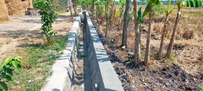 
					Pembangunan TPT Desa Jerukgulung, Menunjang Perekonomian Masyarakat