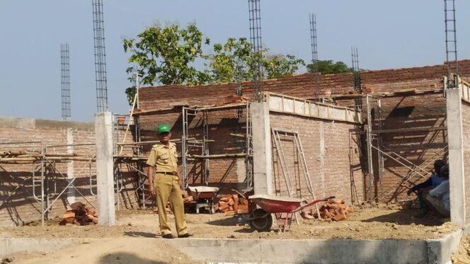 
					DESA BANYUKAMBANG REALISASIKAN PEMBANGUAN GEDUNG BUMDES