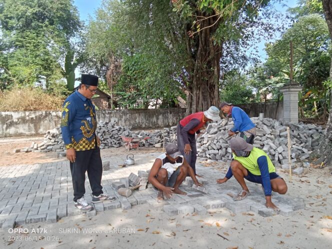 
					PEMDES JATIREJO REALISASIKAN PEMBANGUNAN PAVINGISASI