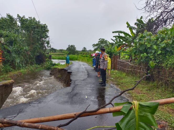 
					Badan Jalan Desa Kusamba Kabupaten Klungkung JEBOL…