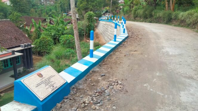 
					Pemdes Girikerto Realisasikan Dana BK Tahun 2023, Untuk Pembangunan TPT