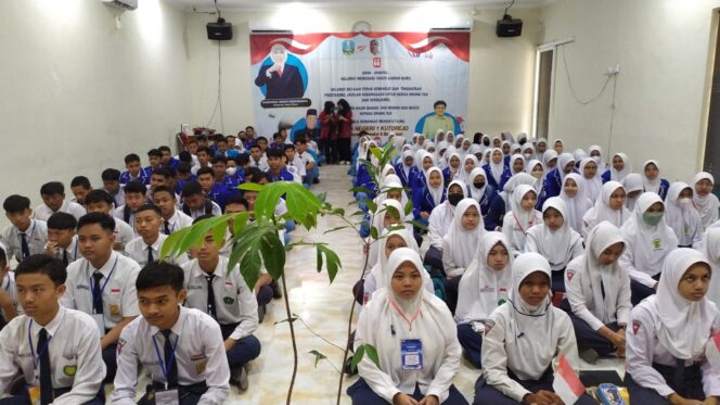 
					Kegiatan MPLS, SMA Negeri 1 Kutorejo Mulai Dilaksanakan