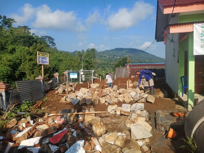 
					Dari BK- SARPRAS 2023 “Pemdes Wonosari” Realisasikan Pembangunan Gedung Kantor DesaDari BK- SARPRAS 2023 “Pemdes Wonosari” Laksanakan Pembangunan Gedung Kantor Desa