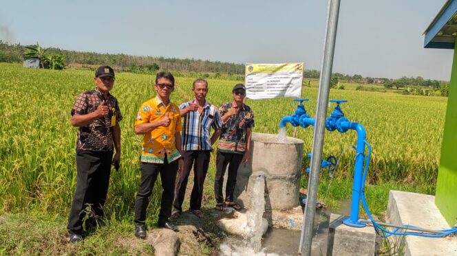 
					PUPR MADIUN REALISASIKAN PEMBANGUNAN SUMUR IRIGASI DI DESA KLUMUTAN