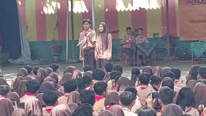 
					Untuk Berdemokrasi Siswa Siswi SMAN 1 Mojokerto Patut Jadi Panutan
