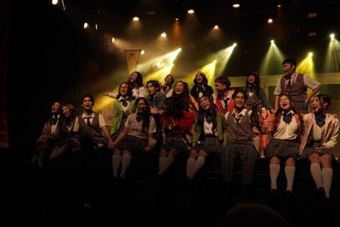 
					PRODUKSI TEATER MUSIKAL “SMILE CLUB: THE MUSICAL” KARYA NITTY GRITTY, MENGINGATKAN PENTINGNYA KEBAHAGIAAN