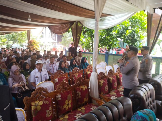 
					Wakapolres Lampung Barat Sampaikan Pesan Kamtibmas Terkait Pemilu Damai Pada  Jum’at Curhat 