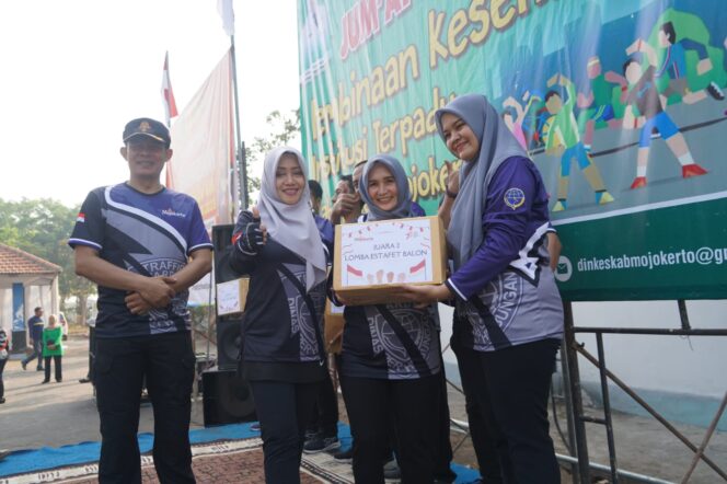 
					Dinkes kabupaten Mojokerto Gelar Jumat Bangkit di Halaman DPRKPP