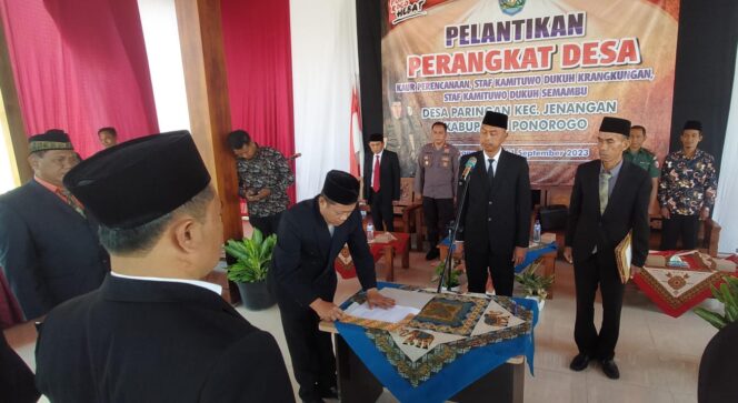 
					Sah…PemDes Paringan Lantik Tiga Formasi Jabatan Dari Hasil Penjaringan