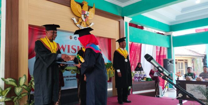 
					Wisuda Sekolah Orang Tua Hebat (SOTH) Digelar di Desa Kedungmaling