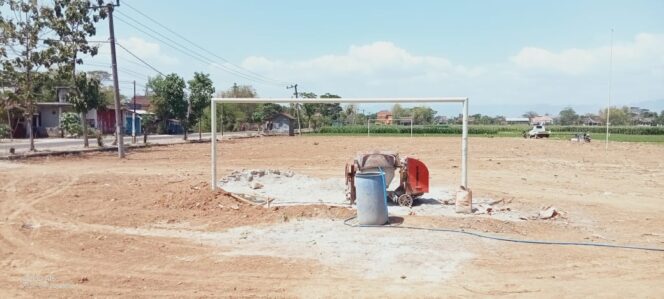 
					Desa Pengkol Kembangkan Pembangunan Lapangan, Guna Kemajuan Ekonomi Masyarakat