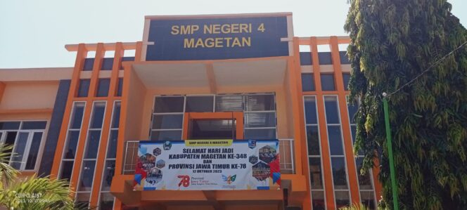 
					Proyek Rehab Gedung SMPN 4 Magetan Di Duga Tak Sesuai Spesifikasi