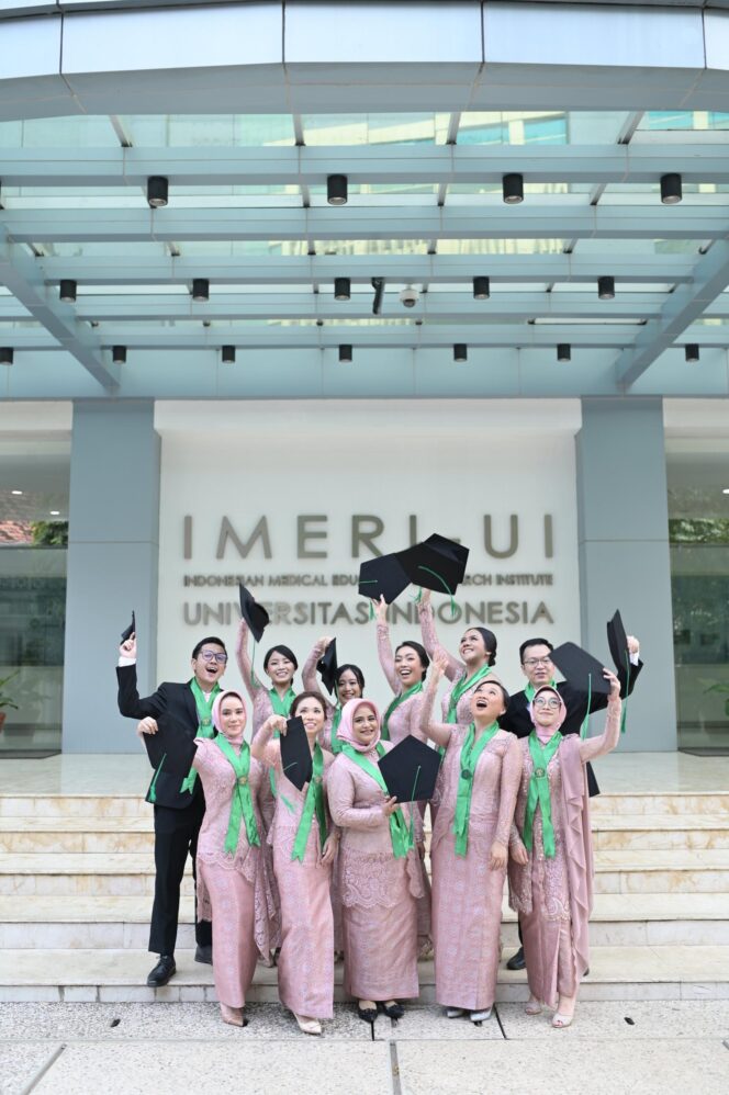 
					FKUI Luluskan 12 Dokter Spesialis Gizi Klinik Baru, Siap Memberikan Layanan Gizi Mutakhir Pada Pasien