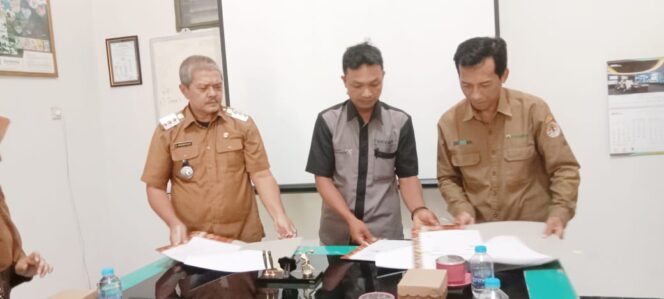 
					Penandatanganan Pengembangan dan Pengelolaan Wana Wisata Air Terjun Madakaripura