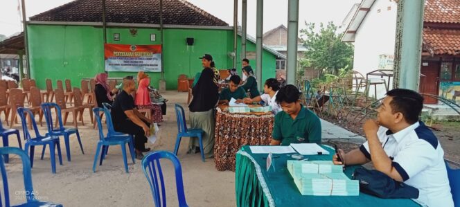 
					Tahap Dua Pembagian PTSL. Ketua Pokmas Desa Karas : Seratus Persen Tercover Semua