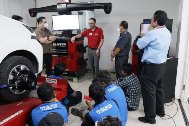 
					Pelatihan Intensif Himawan Putra Bersama Hunter Engineering Company Untuk Meningkatkan Standar Pelayanan Otomotif