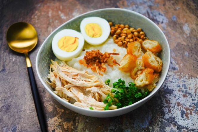 
					Sejarah Bubur Ayam: Dari Tiongkok hingga Nikmatnya Bubur Ayam Jakarta 46 Surabaya