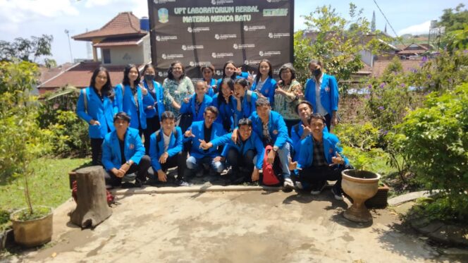 
					EKSPLORASI BUDIDAYA HINGGA PEMASARAN TANAMAN HERBAL