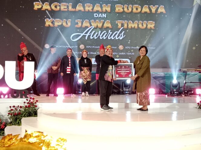 
					KPU Kabupaten Mojokerto Meraih 3 Penghargaan Terbaik Tingkat Provinsi Jawa Timur