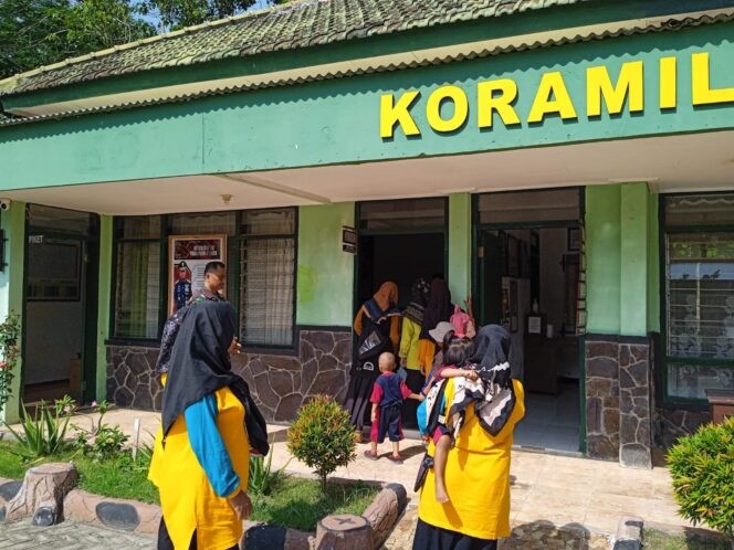 
					Koramil Laren Jadi Obyek Pengenalan Tugas TNI