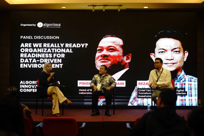 
					Lebih dari 300 Peserta Antusias Hadiri Algoritma Data Innovation Conference