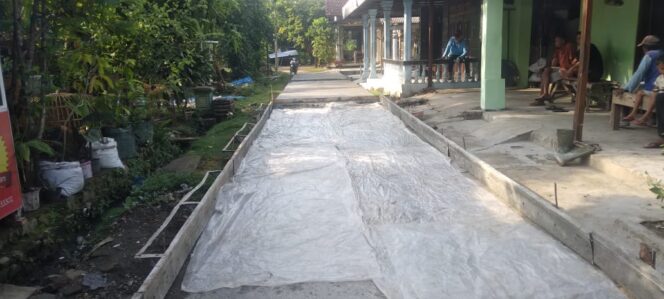 
					Melalui BKKD, Desa Beton Tingkatkan Sarpras, Pendukung Pendidikan Dan Ekonomi Warga