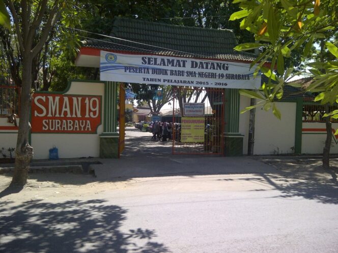 
					Siswa SMA Negeri 19 Surabaya Alami Trauma Berat Akibat Ucapan Kasar Oknum Guru