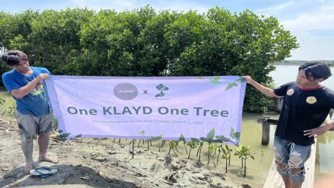 
					KLAYD Tanam 815 Mangrove Dukung Pelestarian Lingkungan di Kawasan Hutan Mangrove Ambulu Kabupaten Cirebon