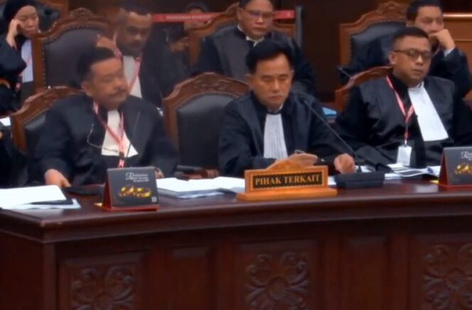 
					Ketua Tim Kuasa Hukum Prabowo-Gibran, Yusril Ihza Mahendra : Anda Itu Ahli Pidana Apa Ahli Nujum