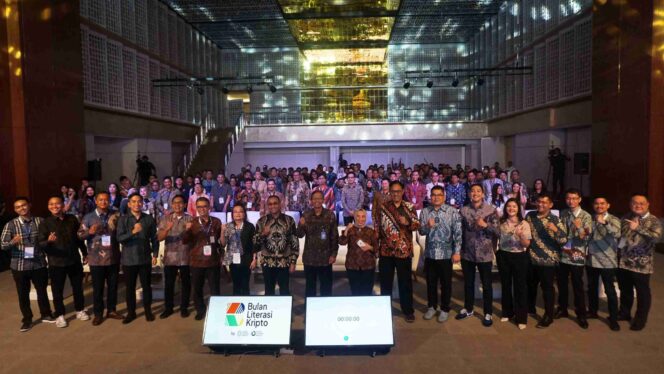 
					Asosiasi Blockchain & Pedagang Aset Kripto Indonesia (Aspakrindo-ABI) berkolaborasi dengan Bappebti menyelenggarakan Bulan Literasi Kripto 2024. Sumber: Aspakrindo-ABI,