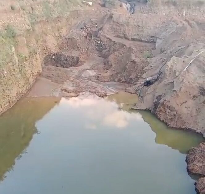 
					Petani Gondang Dan Jatirejo Mengeluh, Saluran Irigasi Ambrol Akibat Galian C