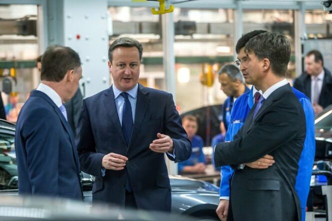 
					Nikmati Kemudahan Pantau Sales Lapangan Dengan Barantum CRM Canvassing