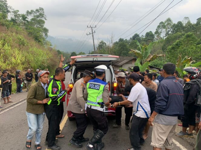 
					Satlantas Polres Lampung Barat Selidiki Kecelakaan Bus Masuk Jurang
