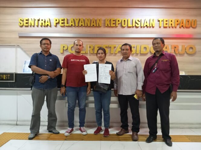 
					Bersama Kuasa Hukumnya, Seorang Wartawati Di Sidoarjo Laporkan “F” Atas Dugaan Perbuatan Melawan Hukum